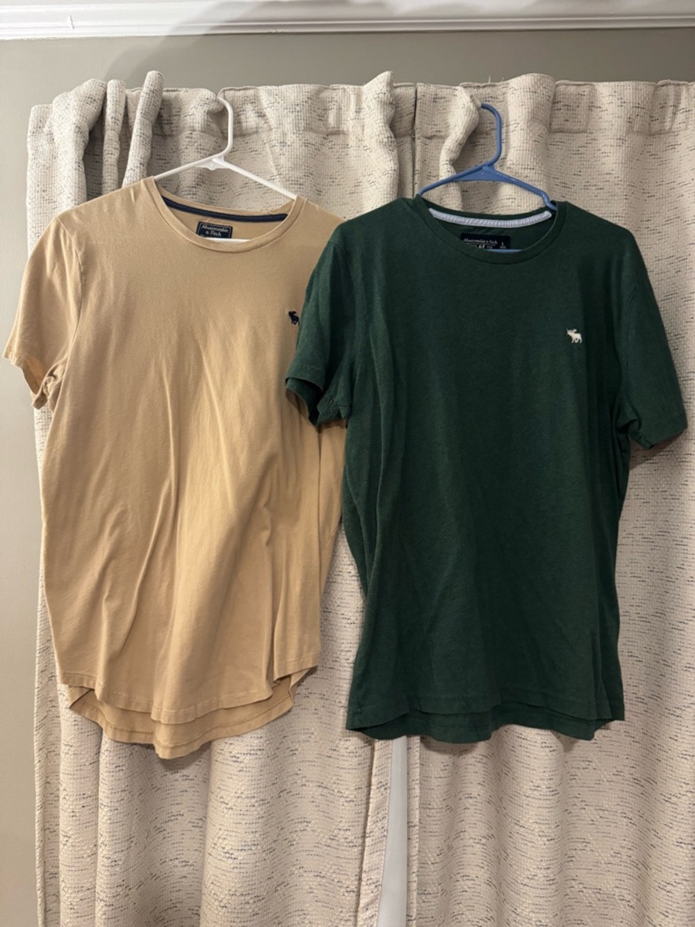 Abercrombie & Fitch Short Sleeve Crew T-Shirts in Beige and Forest Green